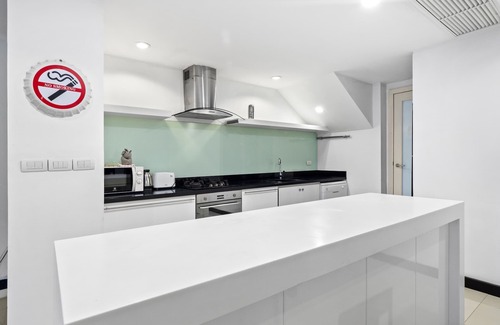 Kathu Casa | 2 villas, 9 habitaciones para 24 personas. 2 piscinas
