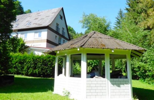 Herdwangen Schoenach Apartamento | 2 Zi. FeWo in Waldrandlage mit großem Grundstück