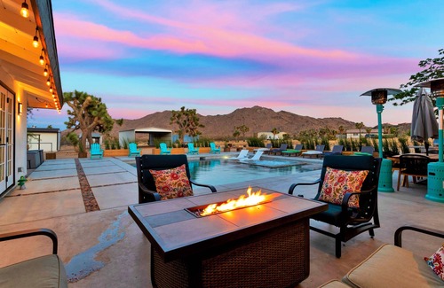 Joshua Tree Casa | 20 Acre Joshua Tree Pool/Spa Home, Sleeps 14 Game Room/Bball Court