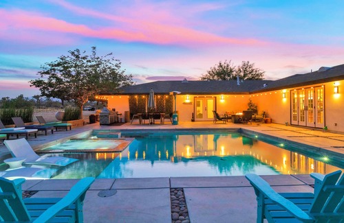 Joshua Tree Casa | 20 Acre Joshua Tree Pool/Spa Home, Sleeps 14 Game Room/Bball Court