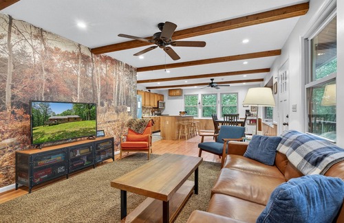 South Fork Chalet De Esquí | 20 acres w/Private Pavilion, Hot Tub & Fire Pit