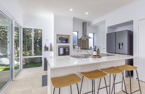Hillarys Casa | 20% Discount 75” TVs Long Stay Comfort Perfect for Relocations