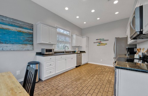 Dune Allen Beach Casa | 30A, 6 hab. En DUNE ALLEN BEACH / PASOS DE LA ARENA! CARRO DE CASA Y ESTUDIO APT INCLUIDO!