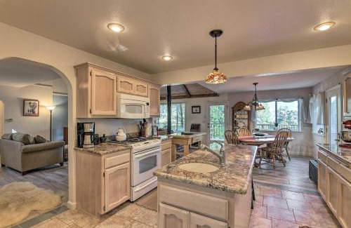Shingletown Casa | 20 Mi to Lassen Park Chateau with Mt Shasta View!
