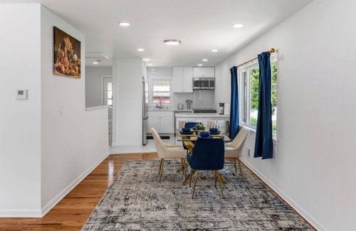Little Ferry Casa | 20 Min from NYC, Parking, Modern, 10 Min MetLife Stadium and American Dream mall