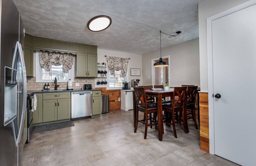 Gordonville Apartamento | 20 min to Sight& Sound*game room*patio*hot tub