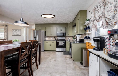 Gordonville Apartamento | 20 min to Sight& Sound*game room*patio*hot tub