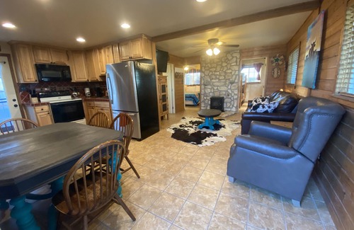 Santa Margarita Casa | 20 minutes from Carrizo Plain National Monument. Twisselman's Cactus Casa