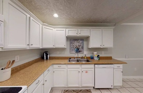 Bahama Beach Casa | 20% off 4+ days -Big dog-friendly steps to beach, 2 kitchens, game & dressing Rm
