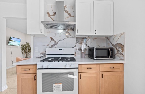 Tustin Casa | 20% OFF Brand New Furnished 2BR w Private Garage