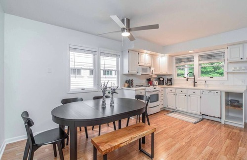 Chautauqua Casa | 20 Park-Walk to Everything CHQ-Pets OK-Free Bikes