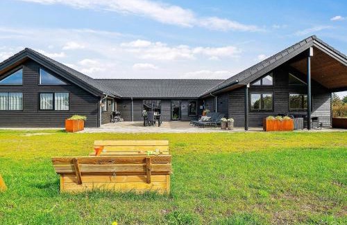 Norre Nebel Casa | 20 person holiday home in Nørre Nebel