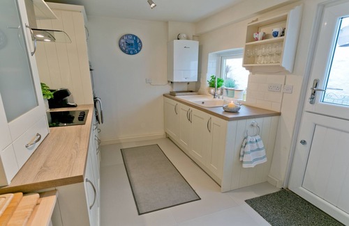 Beaumaris Apartamento | 20 Rosemary Lane - a coastal that sleeps 4 guests in 2 bedrooms