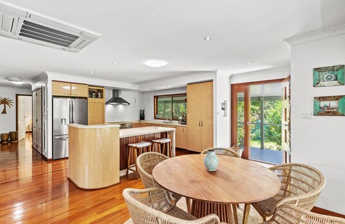 New Brighton Casa | 20 Steps - STUNNING Beachfront RETREAT. Private beach access. North Byron