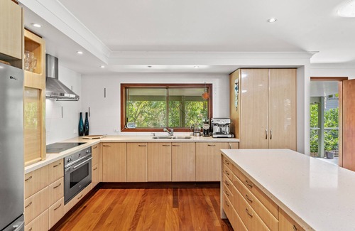 New Brighton Casa | 20 Steps - STUNNING Beachfront RETREAT. Private beach access. North Byron