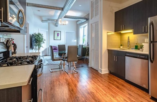Near South Side Apartamento | 2001 - 3B (July) · Near McCormick Pl 420 friendly 3BR w opt Parking