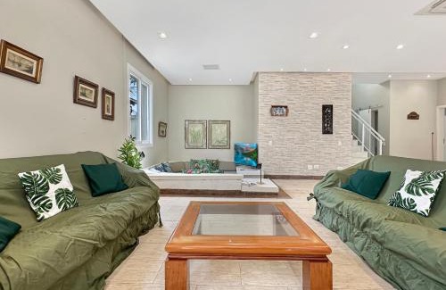 Enseada Casa | 200m do mar - AC - 1 Suite - Piscina - Churrasqueira