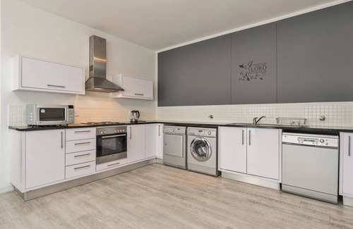Century City Apartamento | 200sqm Top Floor apartment, 3 bedrooms 3 bathroom apartment in Cape Town