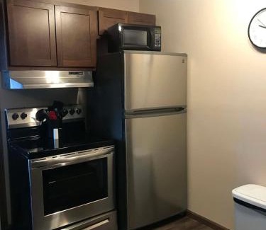 Tomah Apartamento | 201 E Veterans St Apt F by Patriot Properties