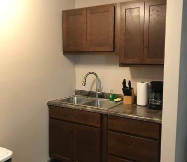 Tomah Apartamento | 201 E Veterans St Apt F by Patriot Properties