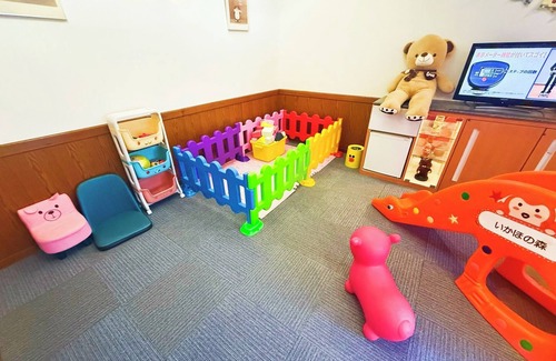Yoshioka Hotel | Kids Room ParentChild Crafts Making Plastic Boa / Kitagunmagun Gunma