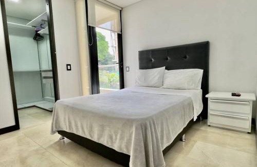 El Castillo Apartamento | 202 Family Haven in El Poblado: Spacious & charming
