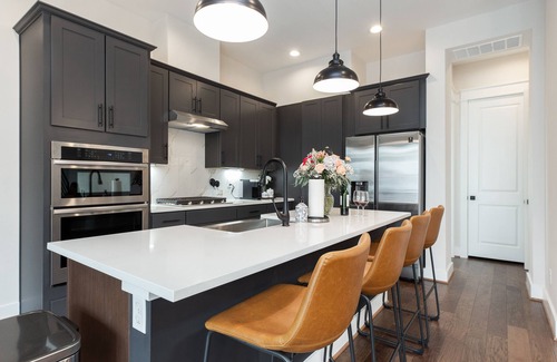 South Central Houston Casa | ✨2022 *NEW* Modern 4Bed/3.5Bath townhome Downtown✨