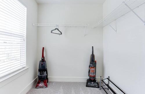Redan Apartamento | 2022 quiet relaxing and secure town house near Atlanta