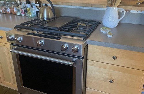 Benbow Casa | 2025 is going to be awesome! Entire property-pool-hot tub-pets ok- golf-redwoods