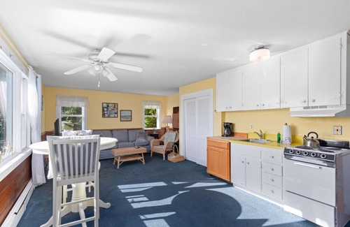 Eastham Condominio | 2025 Top Deck: Lovely Condo w/ Deck Overlooking Town Cove, Pet Friendly!