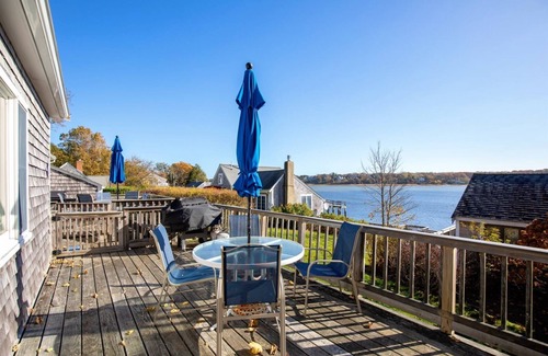 Eastham Condominio | 2025 Top Deck: Lovely Condo w/ Deck Overlooking Town Cove, Pet Friendly!