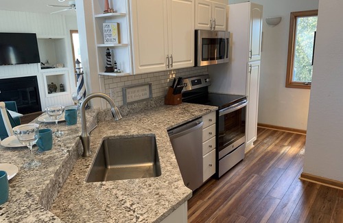 Ocean Hill Casa | Oceanside. 2 min walk to beach. Private Heated Pool. Hot Tub. Pet Friendly.