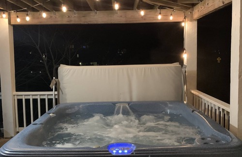 Ocean Hill Casa | Oceanside. 2 min walk to beach. Private Heated Pool. Hot Tub. Pet Friendly.