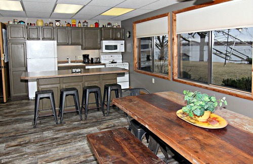 Glenwood Casa | The Cabin on Amelia - ¡GRAN casa en el lago durante todo el año en el hermoso lago Amelia!