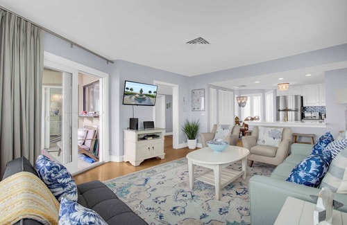 Isle of Palms Apartamento | 204 B Port O Call by Avantstay Beachfront Condo!