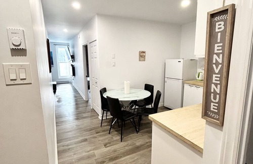 Quartier des Spectacles Apartamento | #204 Downtown One bedroom Loft in with free parking