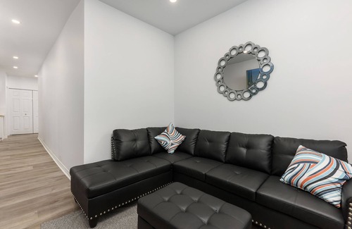 Quartier des Spectacles Apartamento | #204 Downtown One bedroom Loft in with free parking