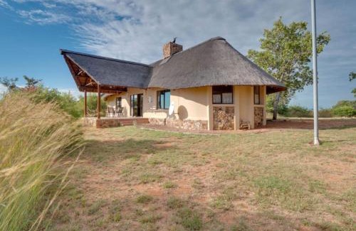Leeupoort Casa | 205 Zebula 4 Bedroom with 2 bedroom Cottage