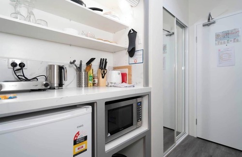 Perth Central Business District Apartamento | 206 Ubicación perfecta de Perth Hotel Style Studio más, potencia de pies a todo Por