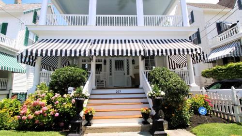 Cape May Casa | 207 Howard Street - The "Schapteau"