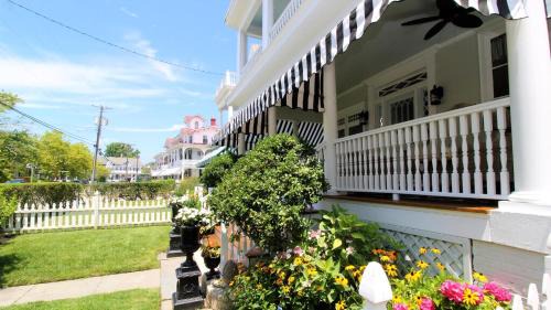Cape May Casa | 207 Howard Street - The "Schapteau"