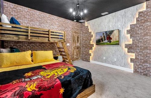 Florida Central Atlantic Coast Casa | 20PCT OFF - 41-Guest Capacity Mansion w TONS of Perks