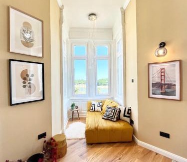 Felheviz Apartamento | 20ppl Central LUX Danube 180 degree View, AC in 7BR 5BA