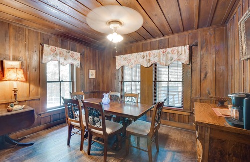 Rocky Bottom Cabina | 21 Mi to Devils Fork State Park: Sunset Cabin!
