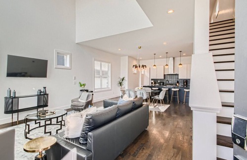 Berry Hill Casa | 21- Trendy "Music Hill"- The Music City Collection