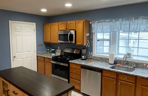 Cape May - Wildwood Casa | 2100ft Townhouse Heated Pool 5 beds 2.5 bathrooms Nth Wildwood 1.5 blk to beach