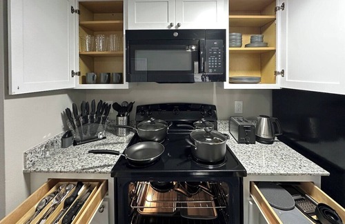 Addison Apartamento | 2107 · Cozy Addison Apt, Free Park Wi-Fi, Pool & Gym