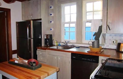 Historic District Casa | 214 Mulberry - Great location in downtown historic Lewes!