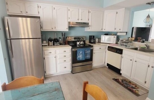Lewes Casa | 215 Cedar Street Unit 5 Rose Garden