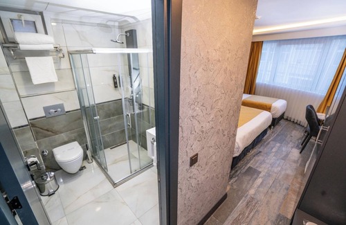 Pendik District Hotel | 216 Silver Suite